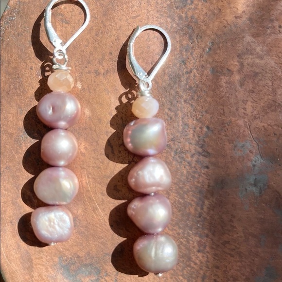 Frontrow.style Jewelry - Sterling Silver Earrings Genuine Baroque Pearls Silver w Blush Iridescence
